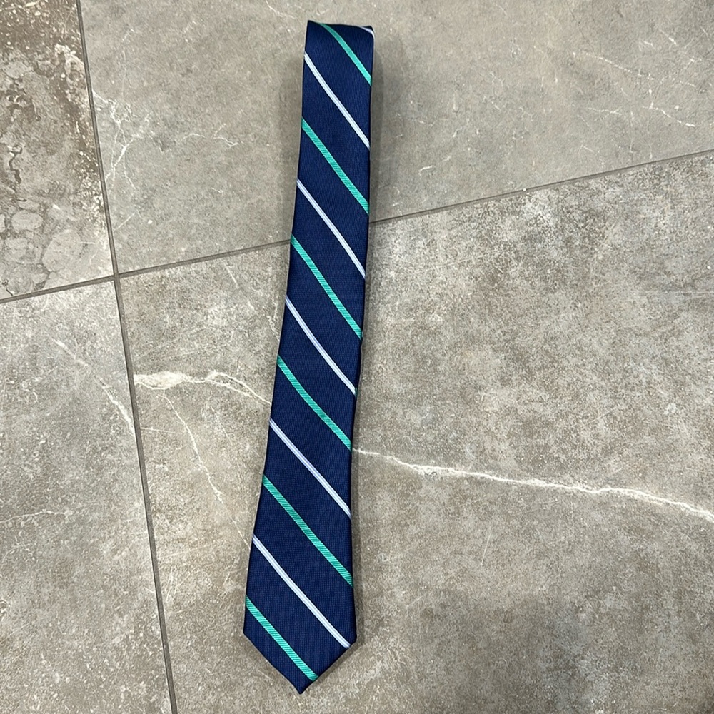 Boys 100% silk Michael Kors tie Navy